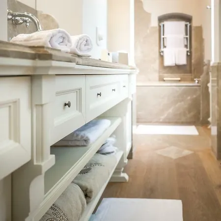 Lanzirotti Luxury Villa