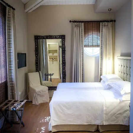 Lanzirotti Luxury Villa *